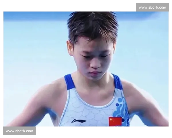 全红婵破浪前行勇夺冠军展现新时代中国跳水女王风采